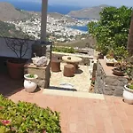 בית נופש Chora Traditional Genadio *
