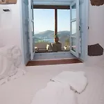 Chora Traditional Genadio בית נופש *