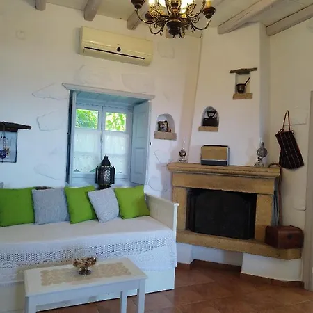 بيت للعطل Chora Traditional Genadio *