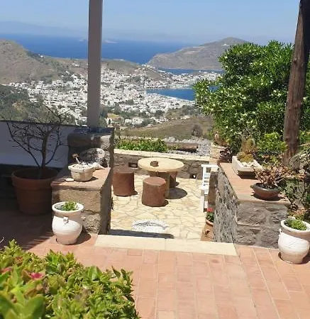 Chora Traditional Genadio Hébergement de vacances *