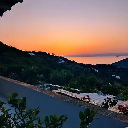 بيت للعطل Chora Traditional Genadio *