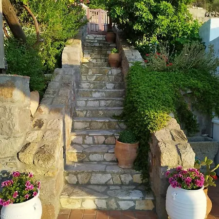 Chora Traditional Genadio Hébergement de vacances *