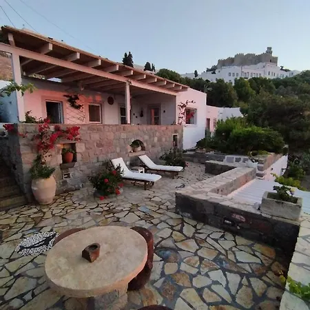 بيت للعطل Chora Traditional Genadio