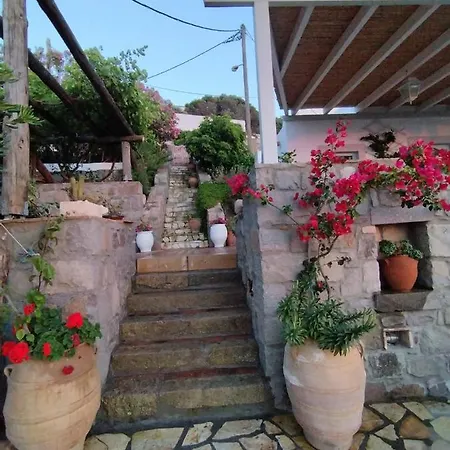 Chora Traditional Genadio Hébergement de vacances *