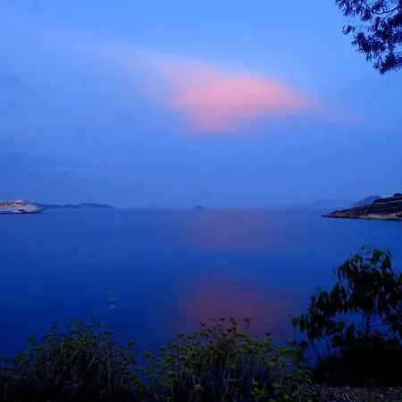 Chora Traditional Genadio Hébergement de vacances *