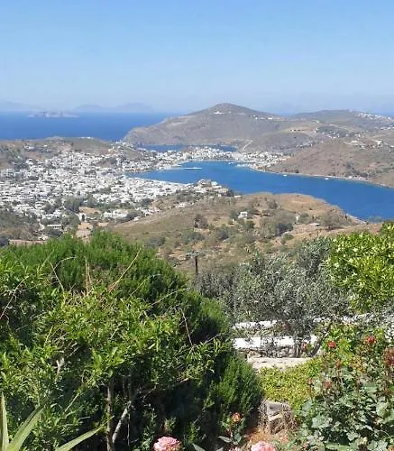 بيت للعطل Chora Traditional Genadio *