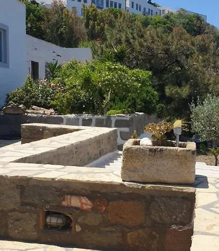 بيت للعطل Chora Traditional Genadio *