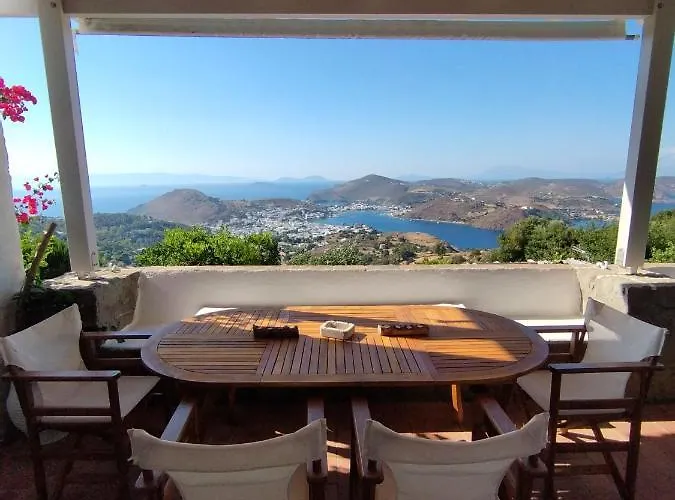 Chora Traditional Genadio Casa de Férias Pátmos