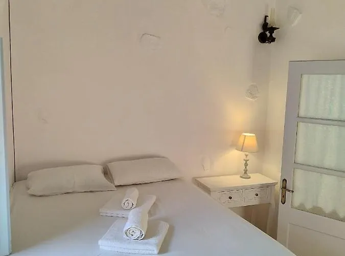 Chora Traditional Genadio بيت للعطل *