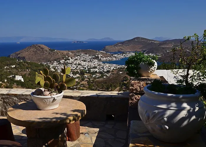 بيت للعطل Chora Traditional Genadio *