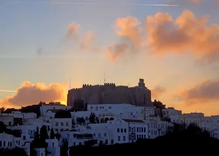 بيت للعطل Chora Traditional Genadio